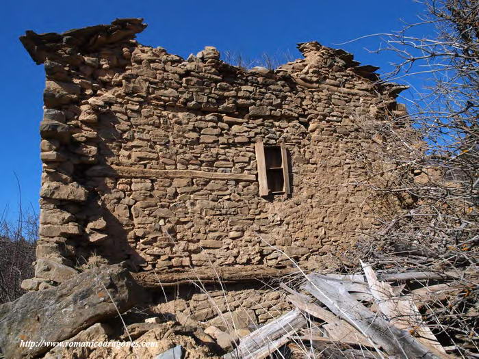 MURO DE CAS AEN RUINA CON ALACENA